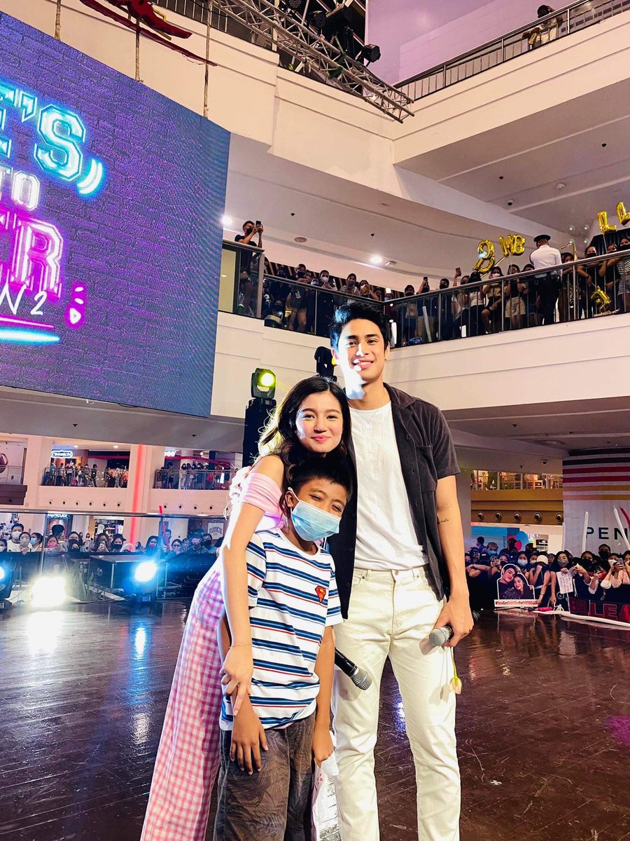 anneng0027's tweet photo. Thankyou so much @donnypangilinan @bellemariano02 natupad ang isang pangarap ng mga anak ko na makita at mayakap kayoooo 😌😍#DonBelle #HIH2onTheRoad https://t.co/OhVVZUnDfL