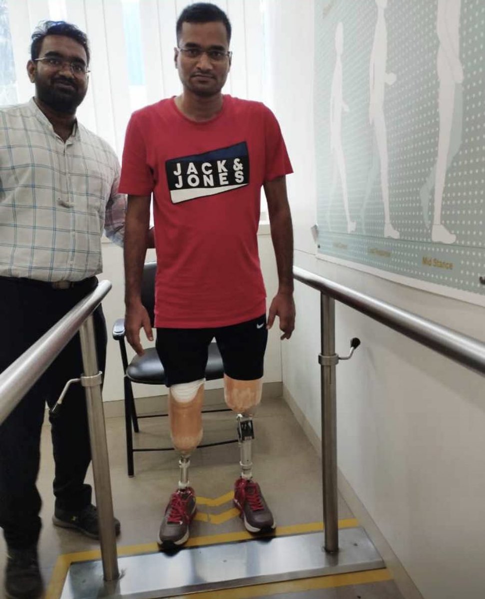 manishindiatv's tweet photo. Meet brave and motivated @CRPFBIHARSECTOR officer AC Vibhor Kumar Singh who was injured in #IED blast in Gaya, #Bihar. Inspiration and Motivation for all. Let’s salute his will power. 🇮🇳 @crpfindia @indiatvnews https://t.co/zy7n3GJRUn