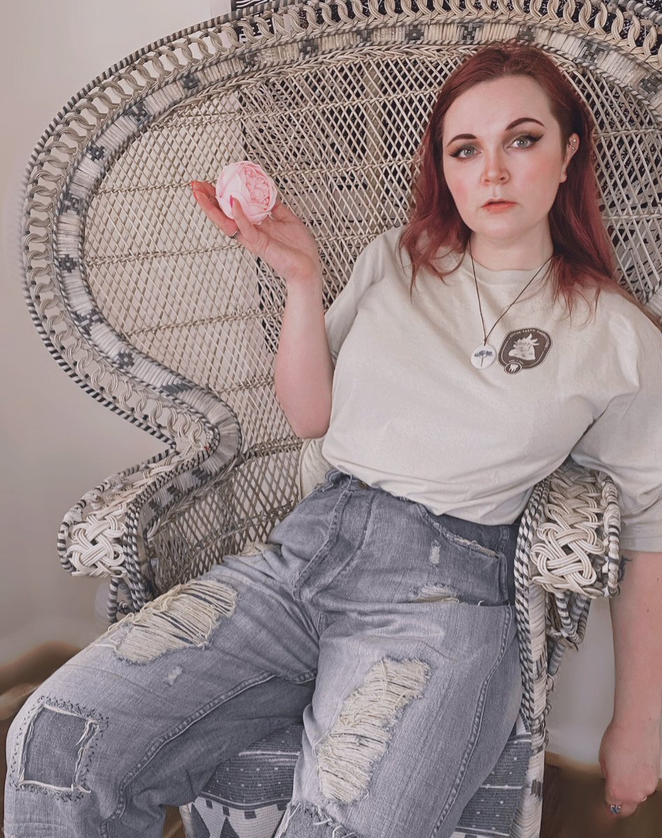 ailsarocks's tweet photo. Happy #RTCommunityDay to all! Iโm chilling in my fave @RoosterTeeth top after last nightโs Eurovision party! Have a great day wherever you are! ๐ธ๐ซถ๐ #RTOOTD #RTisFashionable https://t.co/JlXTRTtdub