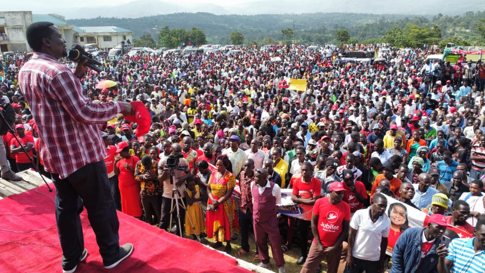 DAP_Kenya's tweet photo. For years, two paper tigers have held hostage the Mulembe nation with threats of vying for presidency, today they have been reduced into cheer leaders of others. The people of western will walk in Azimio, @RailaOdinga and give birth to the new breed of leaders.
#AzimioLaUmoja https://t.co/xaC69veL13
