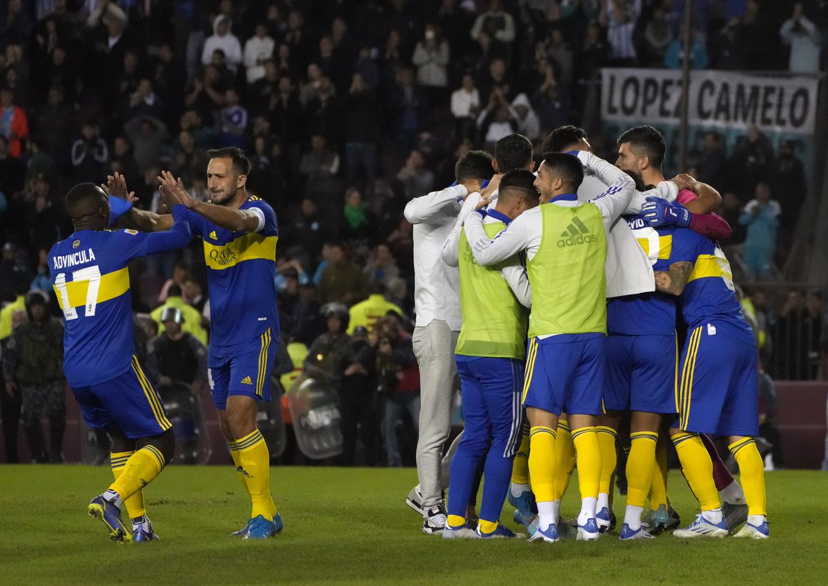 BocaJrsOficial's tweet photo. ¿Hermosa mañana, verdad? 😀

¡A lo Boca se vive mejor! 💙💛💙 https://t.co/EcPddebiCO
