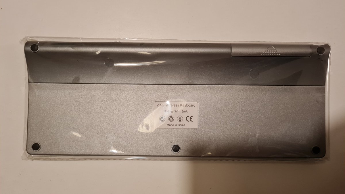 ninien's tweet photo. #khilafclub dijual keyboard wireless jd satu dg touchpad. Brand new salah beli krn kekecilan, ukuran 25x10cm. Beli di toped 195, jual cepek aja biar cepet laku. Pengiriman dari Jakpus. https://t.co/DL3ACHIqMK