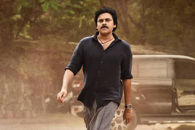 SVP_MANIA's tweet photo. Highest fanbase Hero in Tfi....??
   #SarkaruVaariPaata 
#BlockbusterSVP

@PawanKalyan              @urstrulyMahesh
 Retweet🔁                                like ❤ https://t.co/Js93fqa34K
