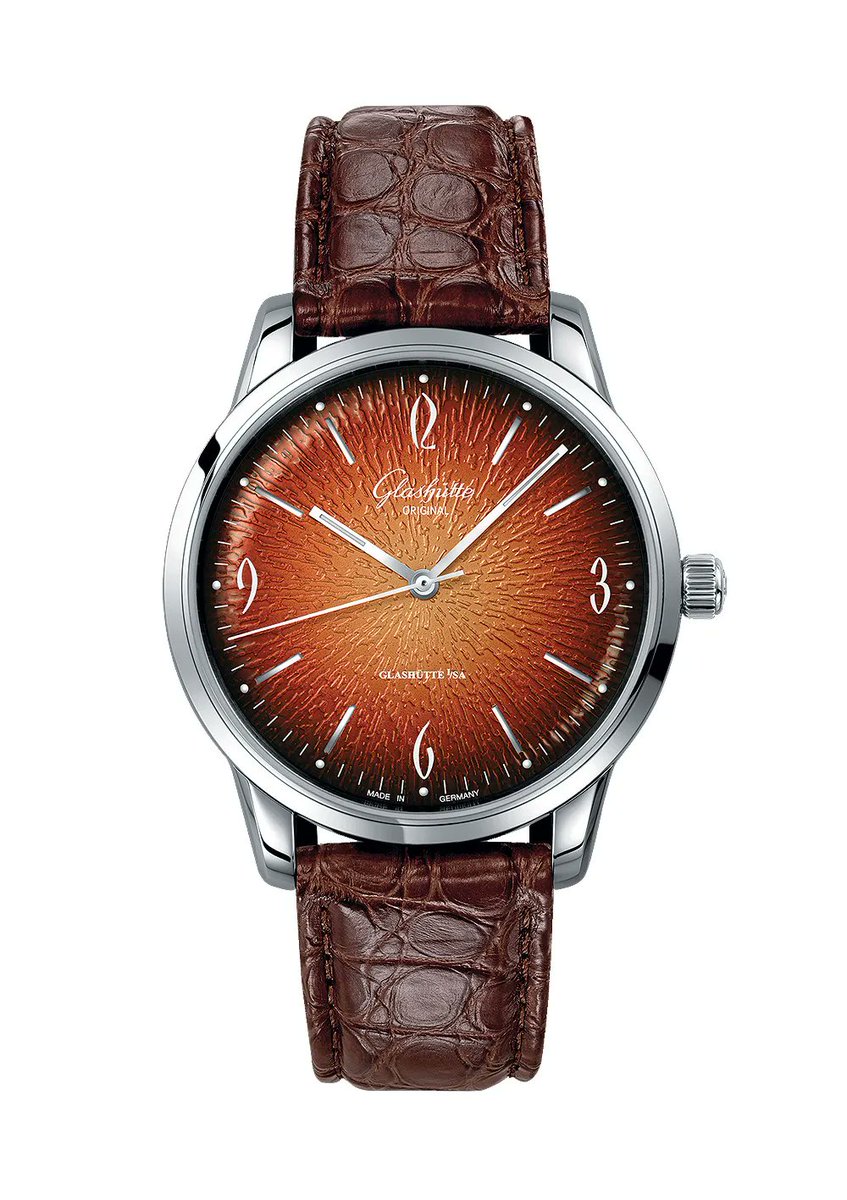 WatchTime's tweet photo. Gradient dial watches continue to rise in popularity, and so this week we look back into the #WatchTime archives to discuss 6 releases of the past few years worth paying attention to
https://t.co/3kPJk7rlLC
#gradientdial #watches #luxurywatches #hmoser #oris #glashutteorignal https://t.co/NnLOS5u25T