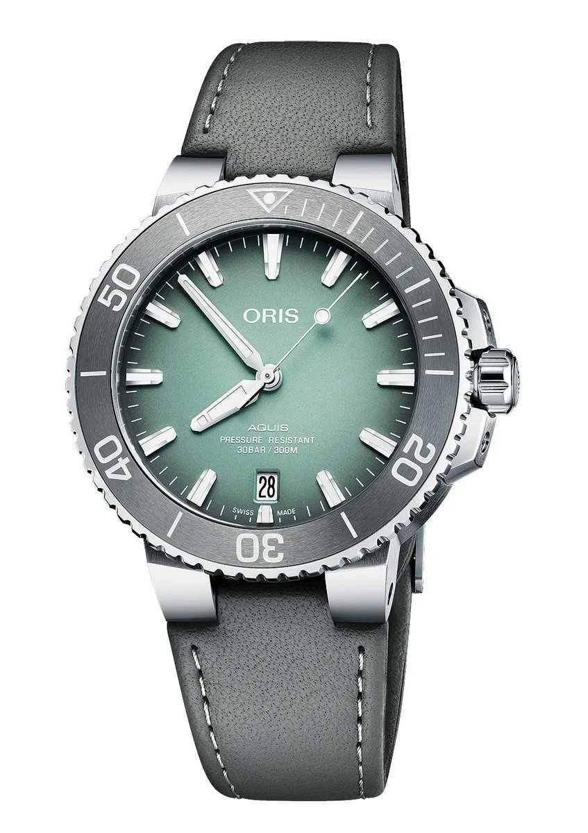 WatchTime's tweet photo. Gradient dial watches continue to rise in popularity, and so this week we look back into the #WatchTime archives to discuss 6 releases of the past few years worth paying attention to
https://t.co/3kPJk7rlLC
#gradientdial #watches #luxurywatches #hmoser #oris #glashutteorignal https://t.co/NnLOS5u25T