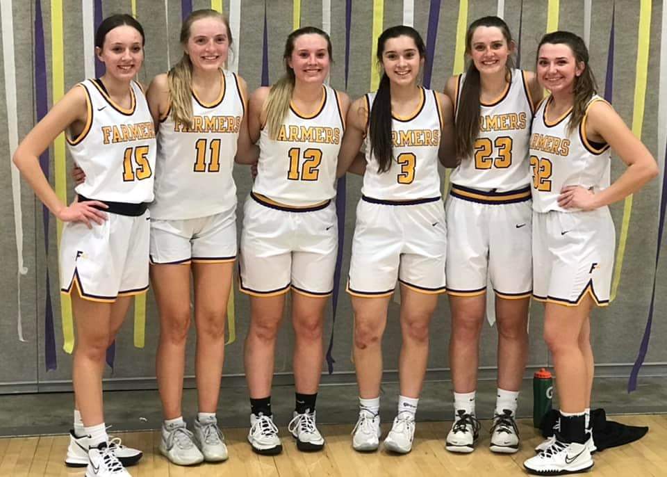 LadyFarmerHoops's tweet photo. Congratulations to this great group of girls that graduate today! https://t.co/GsTSqNS75Z