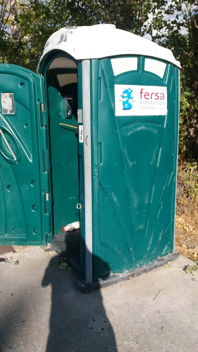 CCOO_Rober_GR's tweet photo. #banosinsalubres
 Después de comprometerse el Ayuntamiento, empresa y Consorcio a dar solución al problema en los aseos que tenemos, esta es la vergüenza de baños que debemos usar.
@aytogr 
@aytocenesvega
@IndeGranada @ideal_granada 
@granadahoy @Alsa_autobuses
@granadadigital https://t.co/NunHjteXyg