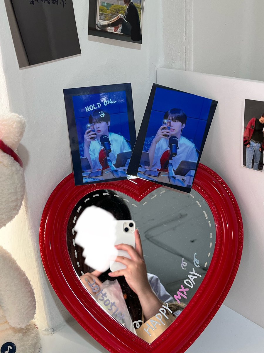 puppzzi's tweet photo. 특전 소진될 쯔음에 가서 막차 탑승.ᐟ.ᐟ 
생카 루트 정할 때부터 제일 원했던 곳 🤤
몬애기들 사진 정말 조와하는데 가서 보니까 너무 기엽구 예쁘구 15년도부터 지금까지 사진들 쭈르륵 있어서 재밌게 보고 왔어요 행복한 시간 선물해주셔서 감사합니다➰🤍
-
#우리_늘그랬듯_함께하자 #ㅇㅋ https://t.co/8ODaB3RIZY