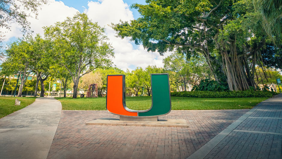 univmiami's tweet photo. #umiami offers free online courses to #Ukrainian students affected by the war. 

https://t.co/eS1SKVDoSd https://t.co/b2lmI4Ztjj
