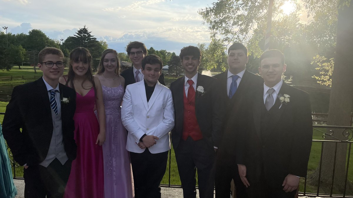 Some of our upperclassmen had a fun and safe time at prom! 💙