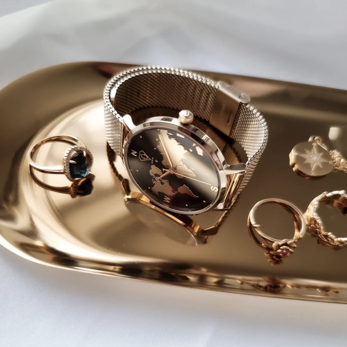 XTerrace's tweet photo. We’re excited to announce 📢 Dorsya @dorsya_watches 🇬🇧 💐 will be selling beautiful products at our London Accessory Week 2022 @accessory_week this summer 🥳 

✨https://t.co/2ttIIShshk ✨16-17 July 2022 🧡

#londonevents #invitation #watches #jewellery https://t.co/2WZVvCIjX8