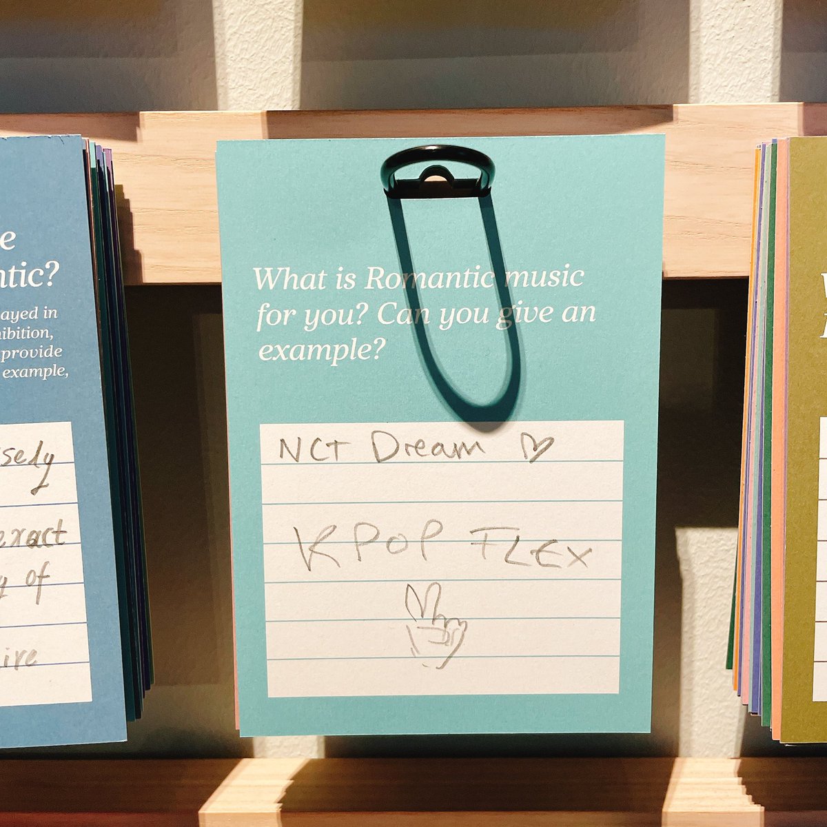 caramelmatcha's tweet photo. Found this memo at Goethe museum😂 😂😂
Q: What is romantic music for you?
→”NCT DREAM💚”
ゲーテ博物館でもシズニが笑
#kpopflex #NCTDREAM #goethemuseum https://t.co/9lxEOYt6D7