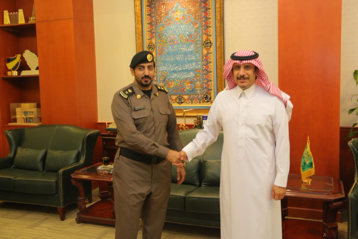 alsahatnews's tweet photo. محافظ المجمعة يقل  مدير مكافحة المخدرات بالمجمعة رتبته الجديدة
@m_majmaah
#محافظة_المجمعة
@Mokafha_SA
#مكافحة_المخدرات
#المجمعة
#المجمعة_الان
#الساحات_العربيه

 https://t.co/3QiGYxSxmB https://t.co/qrIwnkuG5S