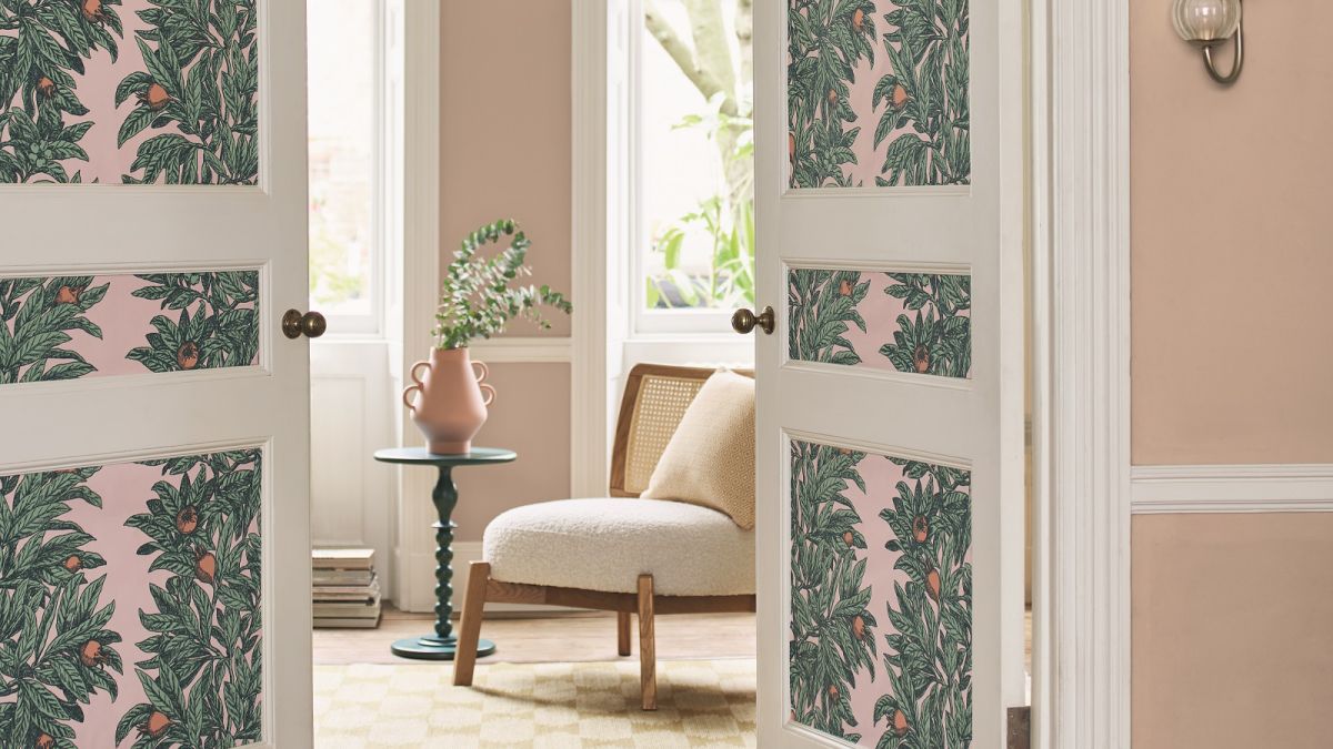 Wallpapered doors – the trend that brings pattern and color to forgotten areas trib.al/7lxbdrZ