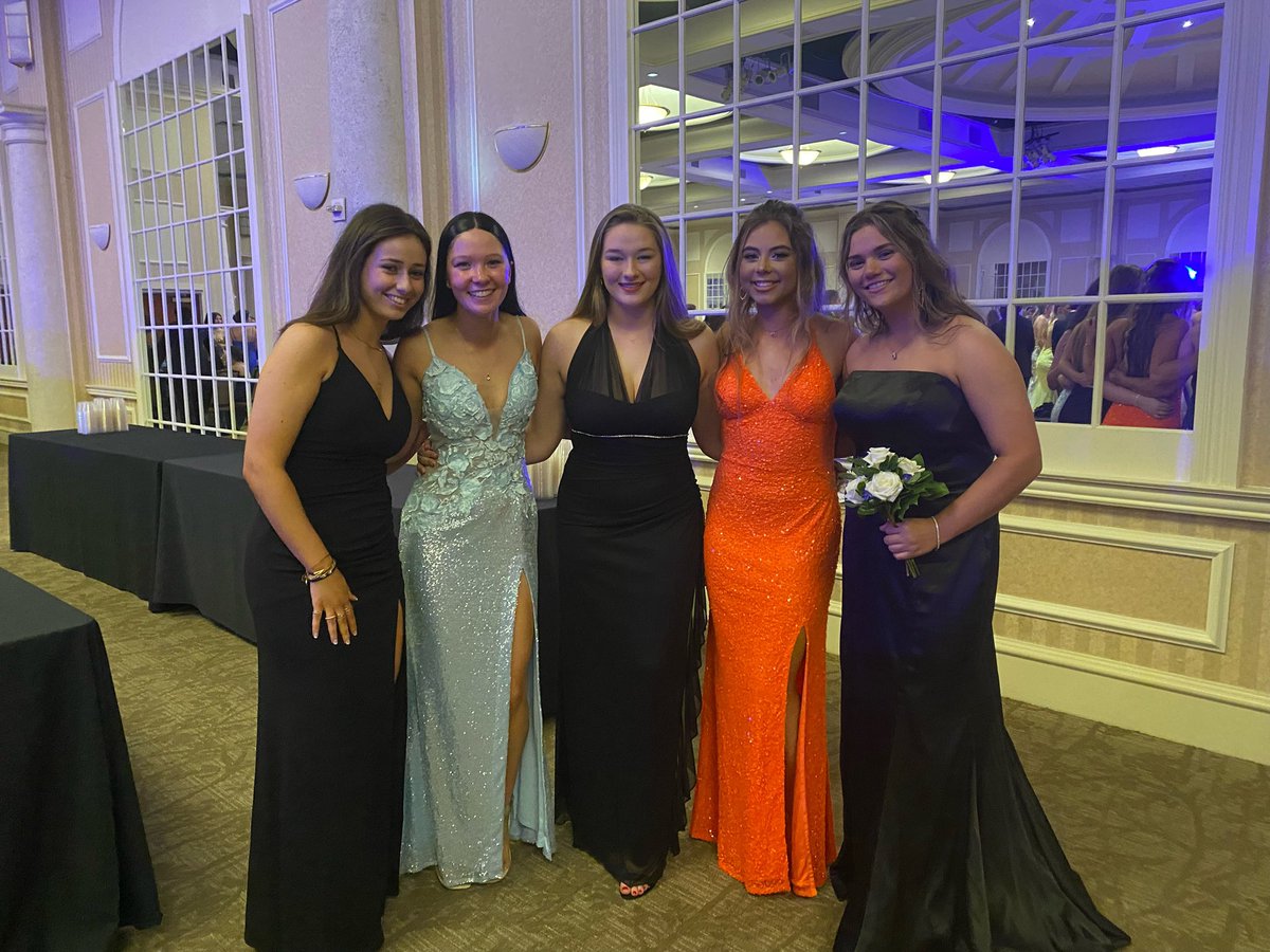 A few of our players at prom last night. Looking good ladies!#hornsup