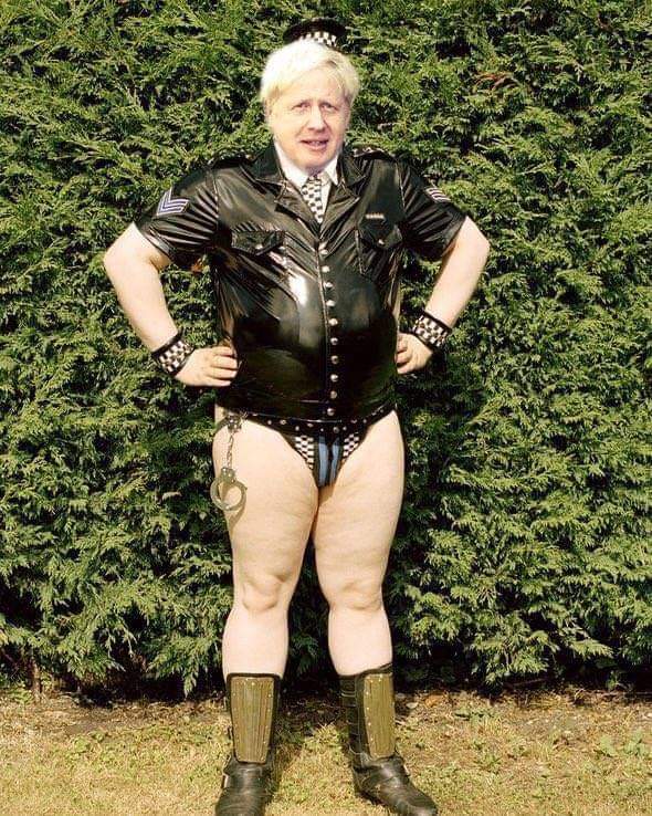 BREAKING: First image of Buffoon Boris partying emerges 🤡

#Partygate #Partygatefines
#StopTheRot #BorisTheLiar #BorisOut #BorisResign  #JohnsonOut111 #ToryLies #ToryBritain #ToriesUnfitToGovern #SueGrayReport