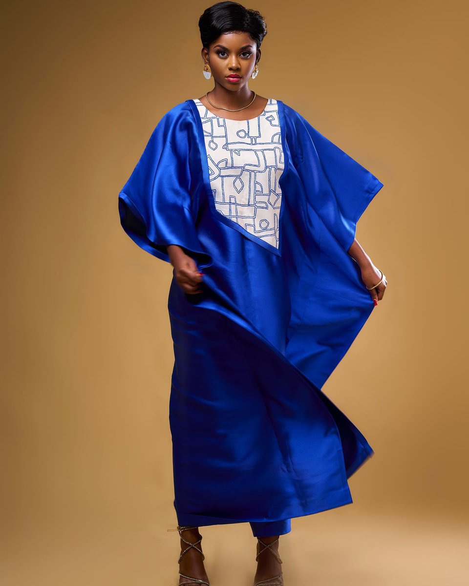 ChouchouMpacko's tweet photo. Ladies and gentlemen: @eloliworld by @Fese_eva .

#MadeInCameroon 

Le prochain boubou que j'achète est parmi. 😍 https://t.co/QTb0ojFdD5
