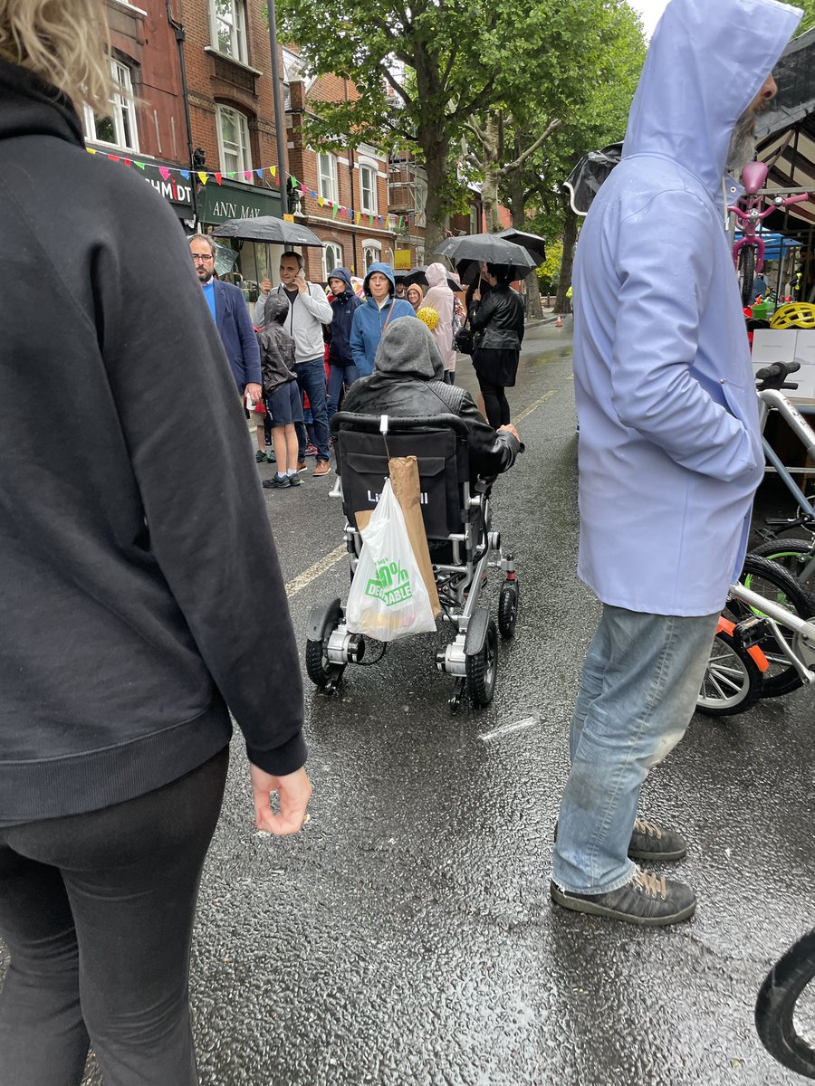 RuthMayorcas's tweet photo. This is a #closedroad event and even in pouring rain so many here of all ages. Well done @LBHF more like this please. #cycled here down parallel Rds to #FulhamPalaceRd wh was #LTN’d yrs ago. Nobody’s want to reverse that. https://t.co/PLHaSgbG17