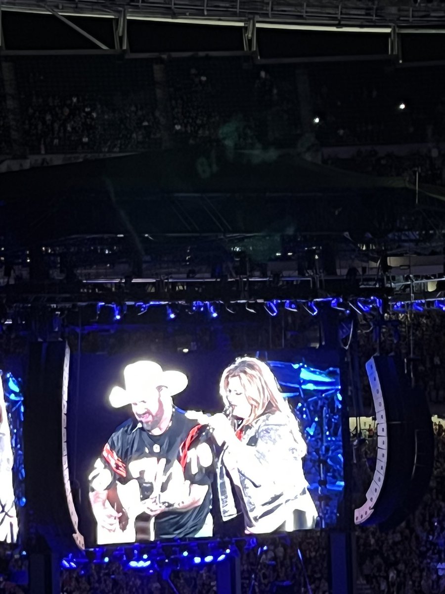 bumper88's tweet photo. @garthbrooks almost a year ago my Nashville concert was a rain out. This time I thought was going to be the same. I am so glad that the skies cleared. I have see you 8 times and that was the first outdoor concert with you and by far the best #thequeencity #GarthBrooks https://t.co/N6rclstpij