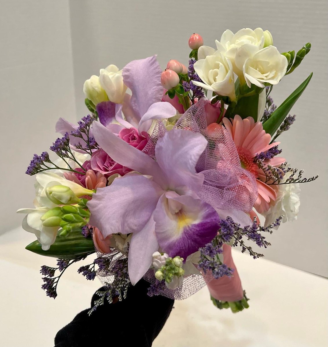 TrilliumFloris1's tweet photo. Beautiful prom hand-held bouquet 💐 #prom #promflowers #florist #boutonniere #ardmorepa https://t.co/qL6Vl7EtSA