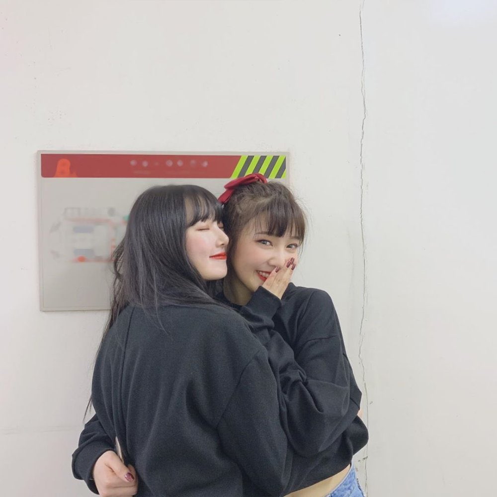 sy__j instagram update (1P)

어드레랑 <a href="/BBOPKIAUDREY/">BBOPKI — Audrey 🌟</a> 사진 찍었당! 오늘 모두 고생 많았습니다. 이렇게 같이 큰 프로젝트를 만들어 보니 많은 것을 배웠습니다. 앞으로 더 좋은 친구, 좋은 배우, 좋은 예술자로 열심히 하겠습니다!

#원양_원정대 #Wonyang_Expedition <a href="/MBNTV_AU/">MBN TV</a> <a href="/MYstudiokr/">MY Studio</a>