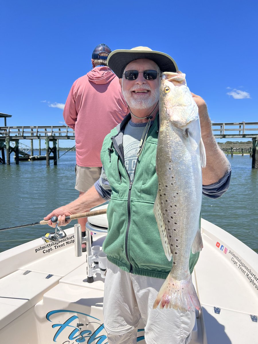 MalphrusTrent's tweet photo. Nice trout #fishinghiltonhead and make sure to #catchandrelese they are spawning right now https://t.co/p2pokyjspg