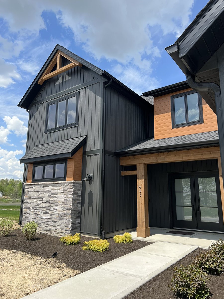 StarHomesInc's tweet photo. Open House Sunday! 1PM-4PM (check our IG or FB for details!) #fortwayne #homes https://t.co/7TQ63ebEvf