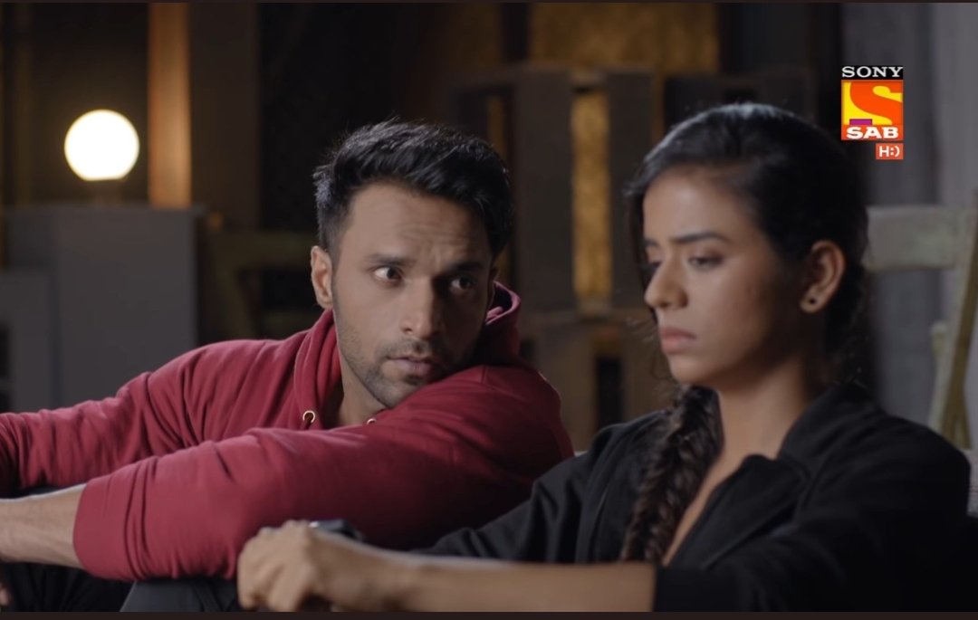 bhaad_mei_jao's tweet photo. Not me missing them..🥺
Such a strong n dignified bond filled wid respect for each other..
Them supporting eo so firmly,being wid each other whenever needed..
Sanju n her Sirji..
#SaRan #ZiddiDilMaaneNa 
#SidSa https://t.co/VcMlEFoDL7