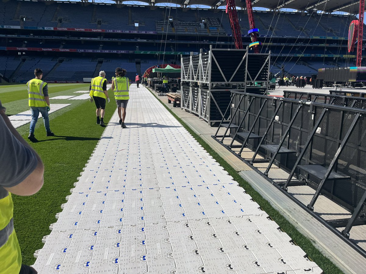 Stuart Wilson tweet media