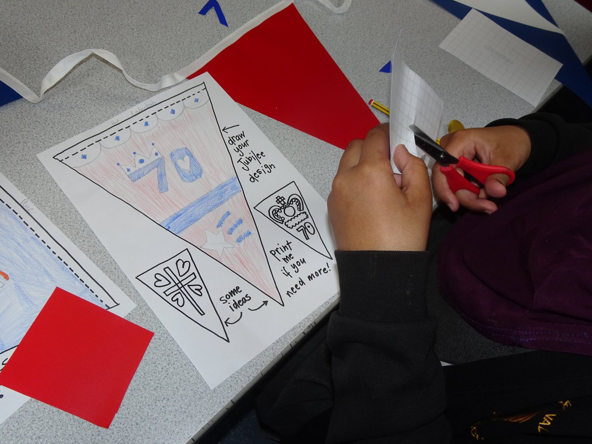 BealValePrimary's tweet photo. On Friday, Year 5 started to design and make bunting that will go on display in Oldham as part of the Jubilee celebrations.  We'll post more photos next week to show you how it looks when it's all finished. #BVYear5 https://t.co/ADFby53jym
