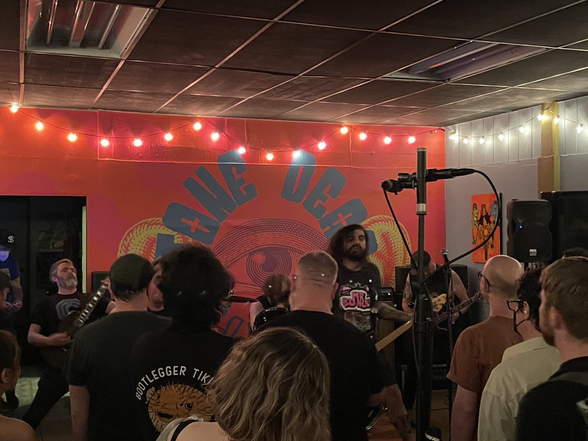 Tongo5000's tweet photo. The debut of @READYFORDEATH85 #ToneDeafRecords #RockinGoodTime https://t.co/Ul0EQVIX7n