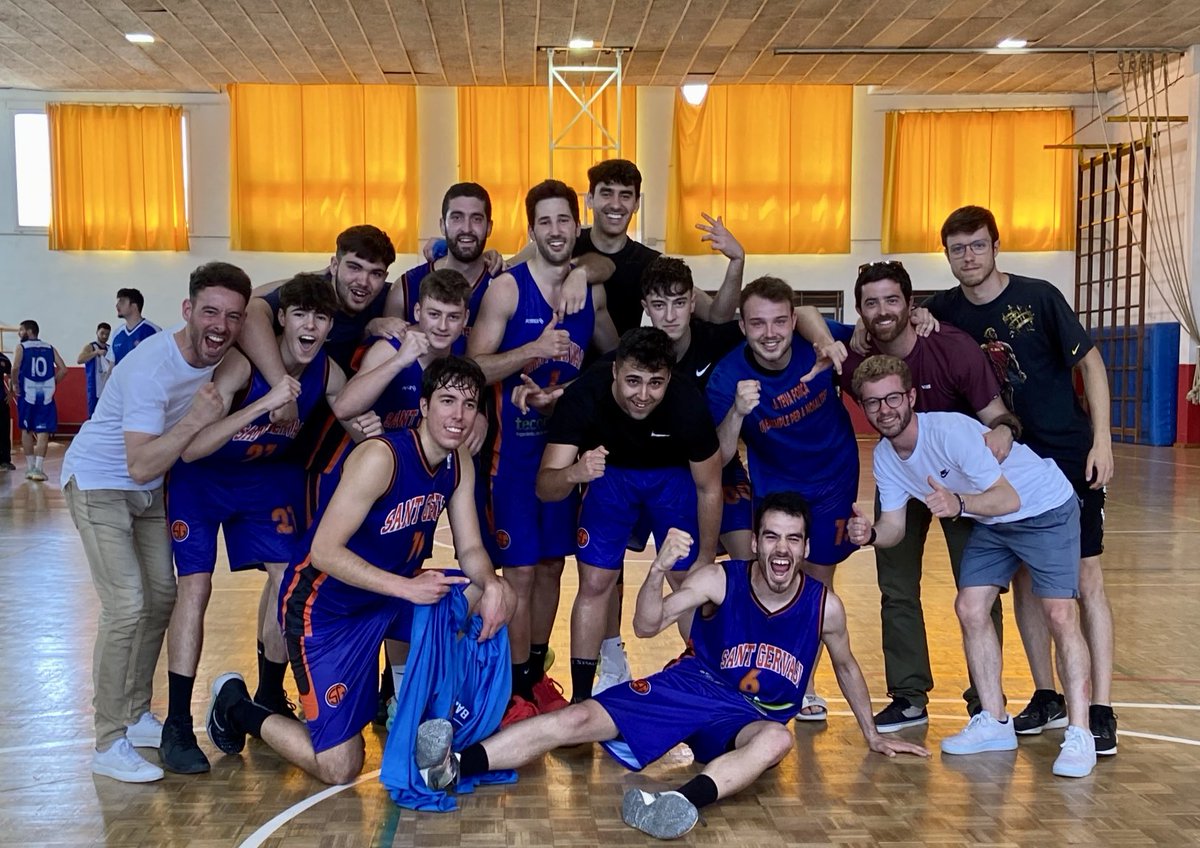 joseamartinmdv's tweet photo. Habrá gente igual que estos, pero no mejores. A muerte con ellos siempre. ⁦@armigu6⁩ ⁦@tonysf89⁩ ⁦@alexmartinn13⁩ ⁦⁦@Chemita_Marzal⁩ ⁦@marcrabasso10⁩ ⁦@99hbaz⁩ ⁦@marc_orois⁩ @marcdiaz_7 @alexvaz_8 y más. CRACKS. https://t.co/ZxAApAReSJ