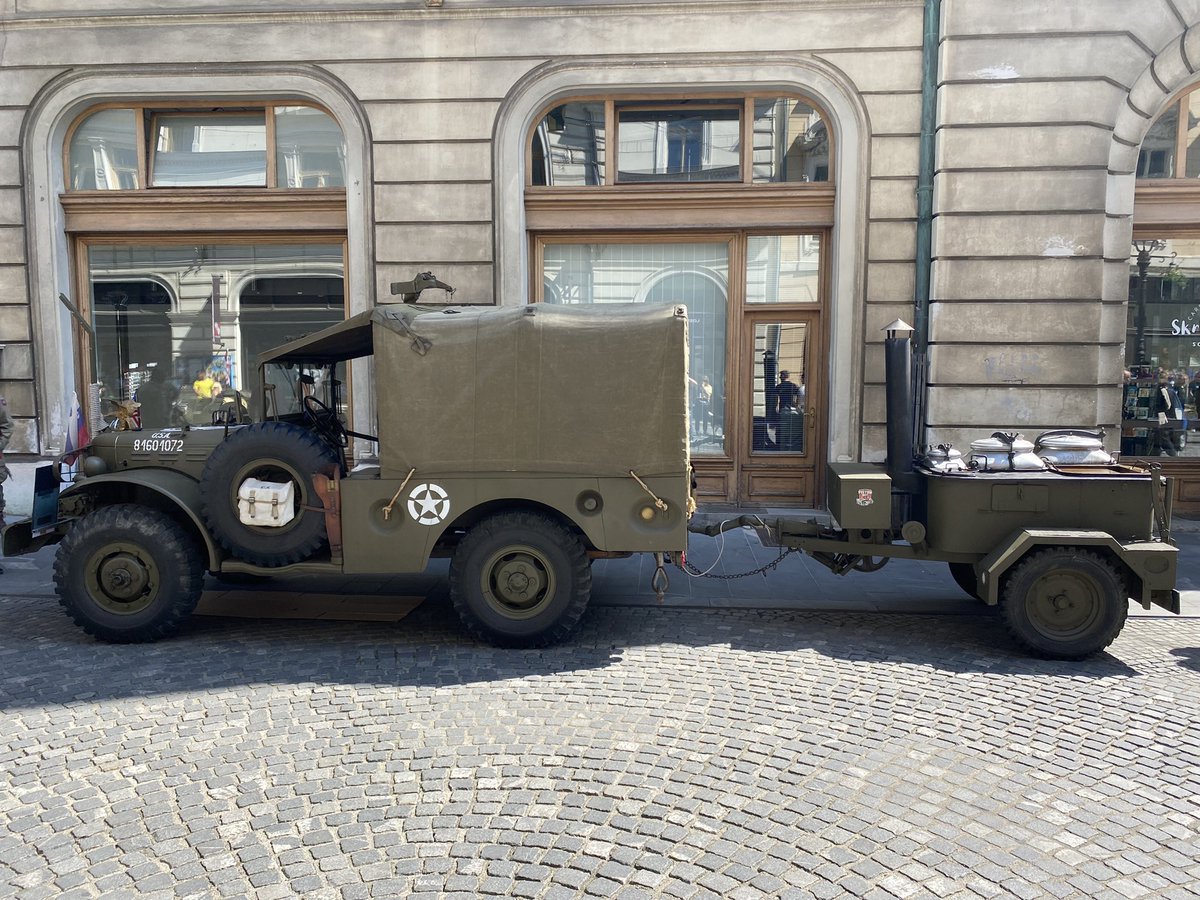 srecko_p's tweet photo. 🤔Do you need meat🥩🍖🍗🥩for lunch?  You don't need a vehicle in the picture☝🏻! Download the app and order delivery! Make sure it is available with you! You can invest in a @GoMeatToken that has just started trading on @BitMartExchange https://t.co/dyMsVnjVCk💎 #Gomt https://t.co/VuMIUcuUc6