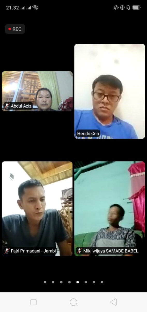 samadeindonesia's tweet photo. DPP SAMADE gelar rapat pembahasan ttg kebijakan Pemerintah  perihal larangan eksport yang berdampak kepada petani sawit @GAPKI_ID @jokowi @MendagLutfi @airlangga_hrt  #cabuteksportCPO @erickthohir #sawitindonesiatersungkur https://t.co/cT4Rs1hFDI