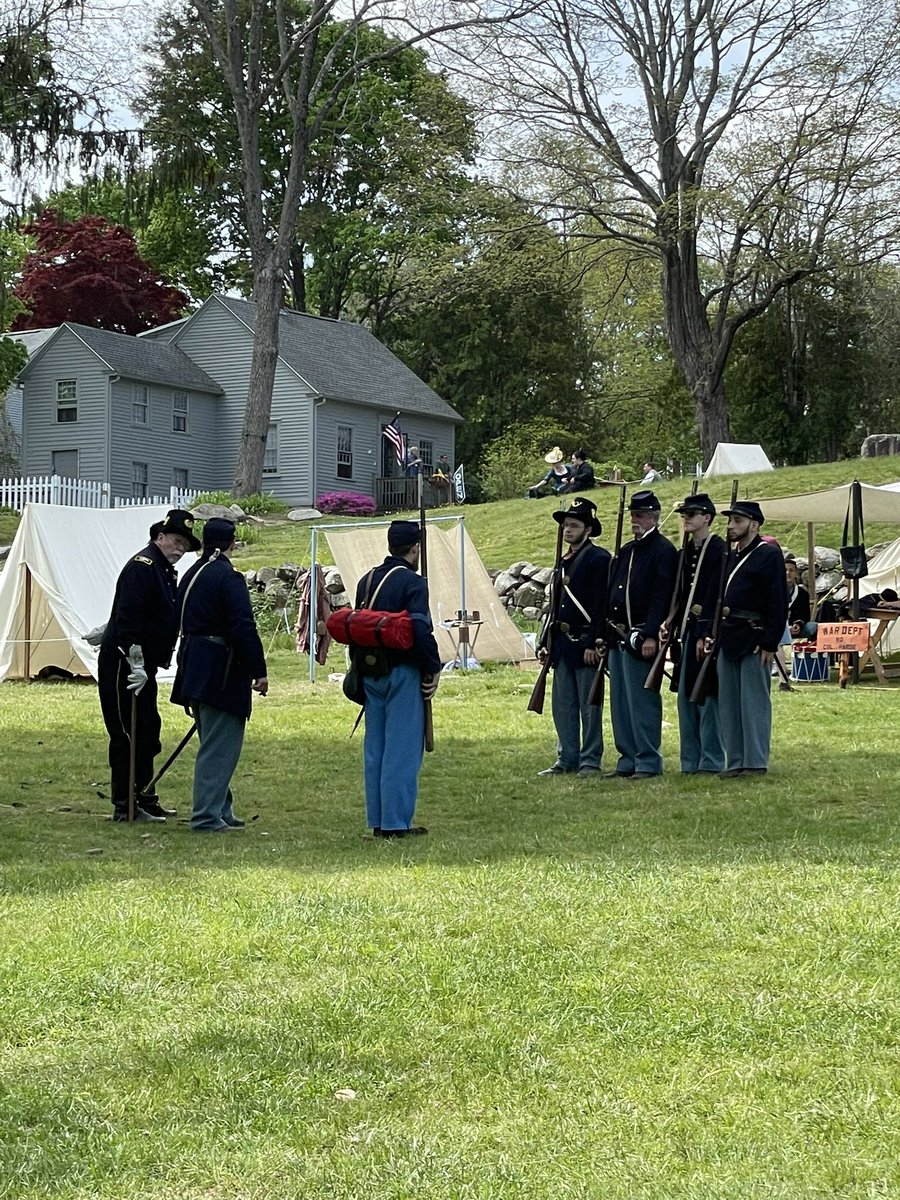 2ndrivcob's tweet photo. A great time at the Nathanael Greene Homestead for their timeline event! #rihistory #rhodeisland #americancivilwar #2riv #coventryri https://t.co/B2fKEyb4Cc