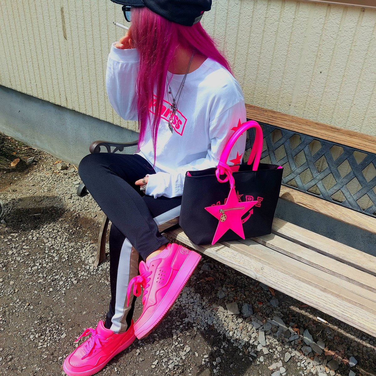 miyupo____'s tweet photo. 誕生日まであと9日
いつもこれくらいの時期に欲しいものリスト作って投稿するんだけどなんもないや😀
🏡と🚗と🏍は常に欲しいです🤔
本当に欲しいものは...
心の中に閉まっておきます🙊
#ootd
#TRESTER✩
#Rady
#pariss
#gravis
#ピンク
#ショキピン
#birthday
#5月24日 https://t.co/SkWQ0j3TlT