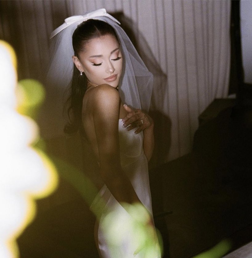 ArianaWorldHQ's tweet photo. Ariana’s wedding was a MOMENT! https://t.co/el5BOQ3Jwm