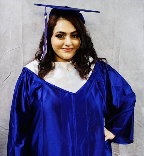 AltEd_OCPS's tweet photo. Congratulations Reyna!!! This #BETASchool #AltEdGrads student plans to pursue a career in cosmetology and be an entrepreneur!! We wish you the best on your journey!! #ReThinkAltEd #OCPSAltEdRocks https://t.co/WMog29WbCf