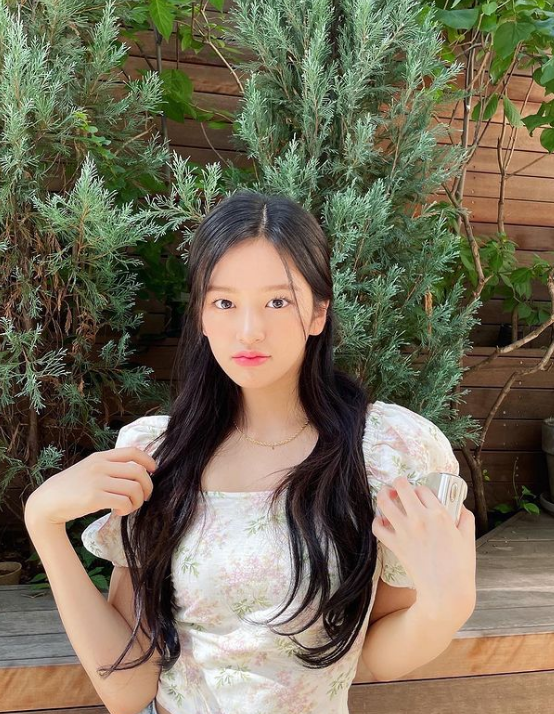 CHMCHRISTIE's tweet photo. @CHMEUNBYUL @CHMBIRYEOM @CHMYUNGJAE @CHMJINKYUNG /; Oke kalau gitu aku juga ounya wajah baru. https://t.co/b24DYFbvdW