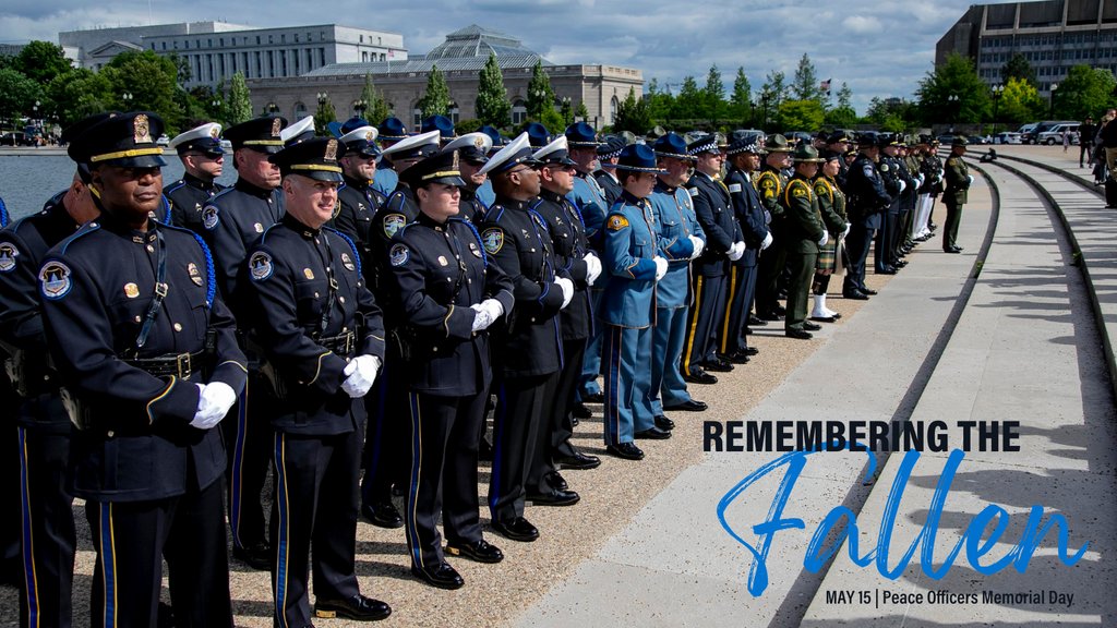 BLACKHAWKPG's tweet photo. Today, and every day, we honor the brave men and women who have made the ultimate sacrifice in the line of duty. 🇺🇸
•
•
•
•
#PeaceOfficersMemorialDay #PoliceWeek2019 #NationalPoliceWeek #PoliceWeek2022 #FOPstrong #GoneButNotForgotten https://t.co/GHY5XaJmsV