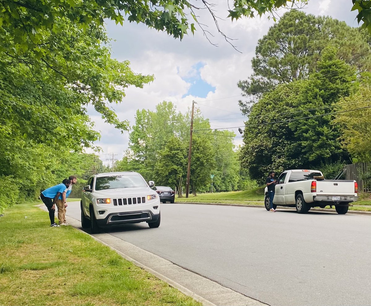 ChefBoyarrRob's tweet photo. Another successful day hosting Pop up events for #CrownJules. TheLake, Mooresville, and Concord Mills all teaming up to get the community switched over to the faster internet! ๐ฅ๐ช๐ฝ #LifeAtAtt #FiberSquad #WeInTheseStreets #AndNOCalilAndChesterAreNOTBrothers ๐๐๐๐ https://t.co/40iR6b4mOL