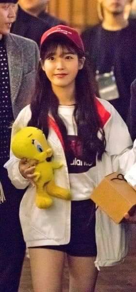 IUmusique's tweet photo. The living tweety bird 🥺

RT &amp; DROP THE HASHTAGS UAENAS!!
Let’s GO!

JIEUN YOU'RE 30 NOW
#30SpringsWithIU
#서른살의봄_지은아_생일축하해 https://t.co/434eKpExF2