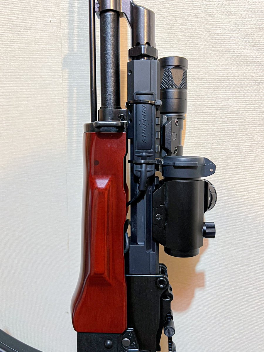 NoobDucky's tweet photo. AKM GBB(東京マルイ)を購入していたんだが、
もう最高過ぎて困る。
ハンドガードとストックは木製に変えたい。

#AKM
#マルイAKM https://t.co/tpuBYQn8ak