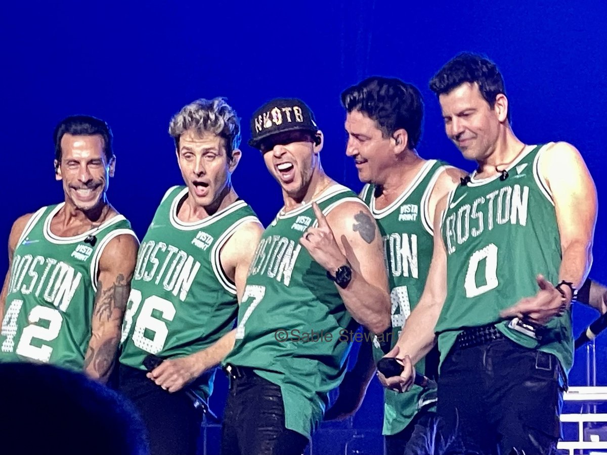 Only1Sable's tweet image. #NKOTBMixtapeTour be still my heart! This was an amazing night Nashville! What I wouldn't give to have my DSLR at these shows if this is what I get with my iPhone12 Pro @NKOTB nailed this tour, yet again!