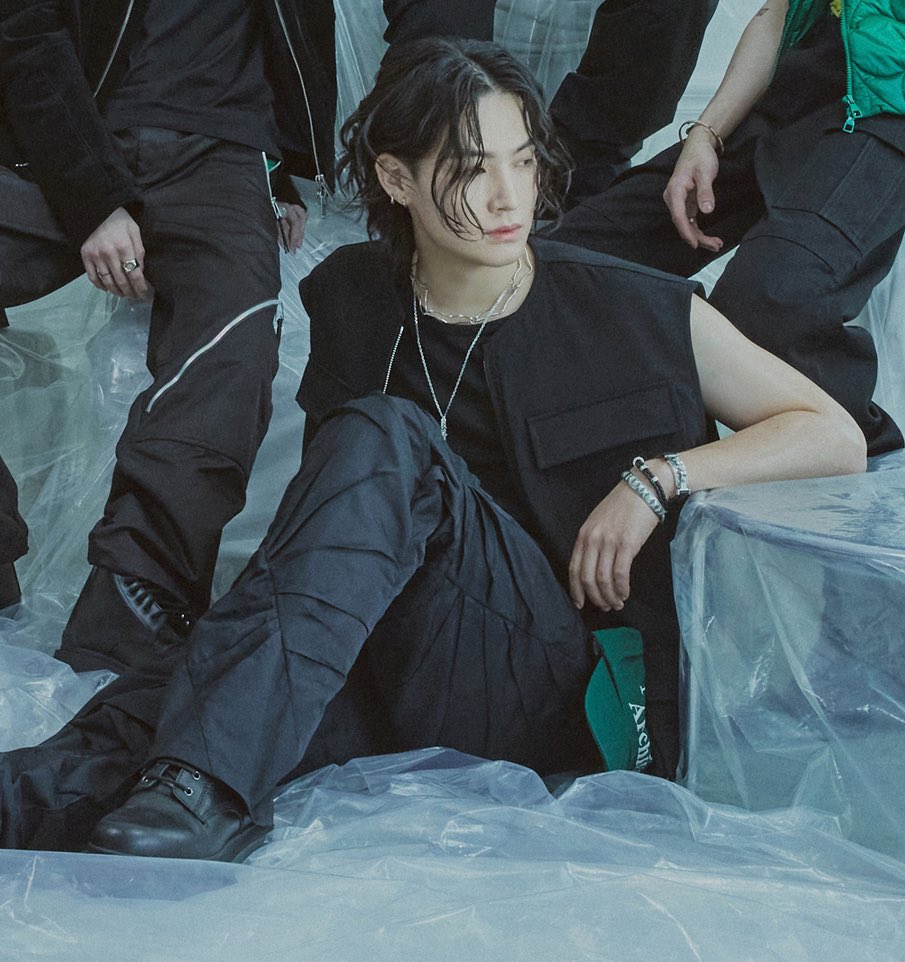 construction worker jay b is the main character