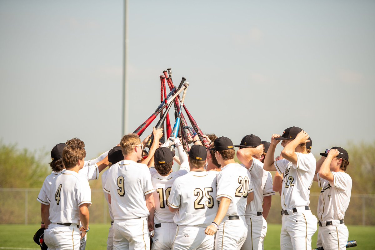 Blue Valley Home Run Club tweet media