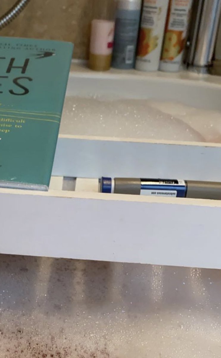 LauraGinn1983's tweet photo. Bathtime with a type 1 diabetic!
Book ✅
Insulin pen ✅

🙄🙄🙄🙄

#type1problems #insulin #type1diabetes https://t.co/zJQFnN8ctf