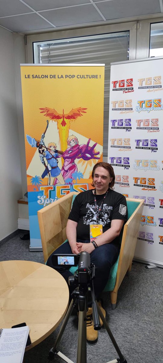 maviedegeek's tweet photo. Entre @GregLaisne et Adrien Solis la 2eme journée est bien remplie !
ITW de Grégory dans la boîte !
Cc @TGSevenements #AOT #connySpringer #Armin #KanekiKen https://t.co/QdQF6TjH7x