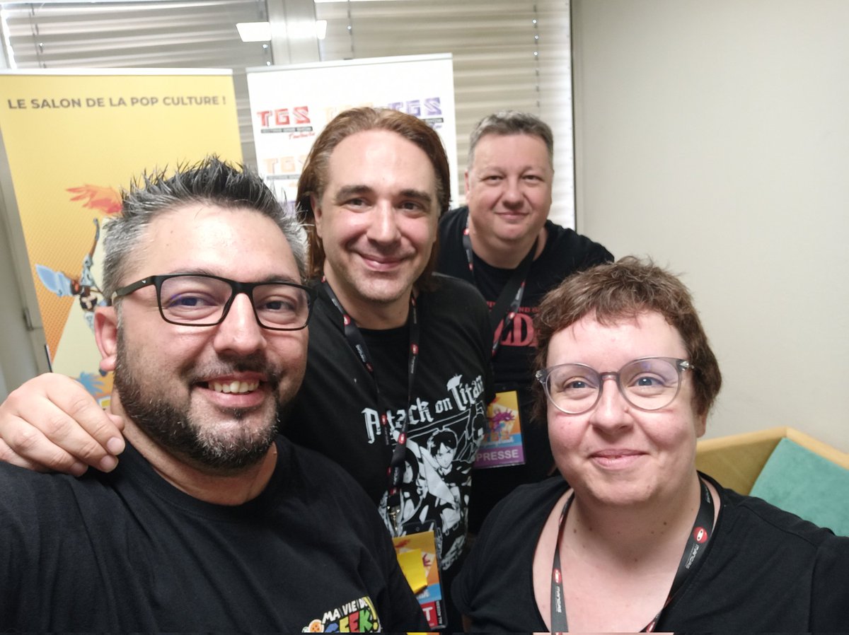 maviedegeek's tweet photo. Entre @GregLaisne et Adrien Solis la 2eme journée est bien remplie !
ITW de Grégory dans la boîte !
Cc @TGSevenements #AOT #connySpringer #Armin #KanekiKen https://t.co/QdQF6TjH7x