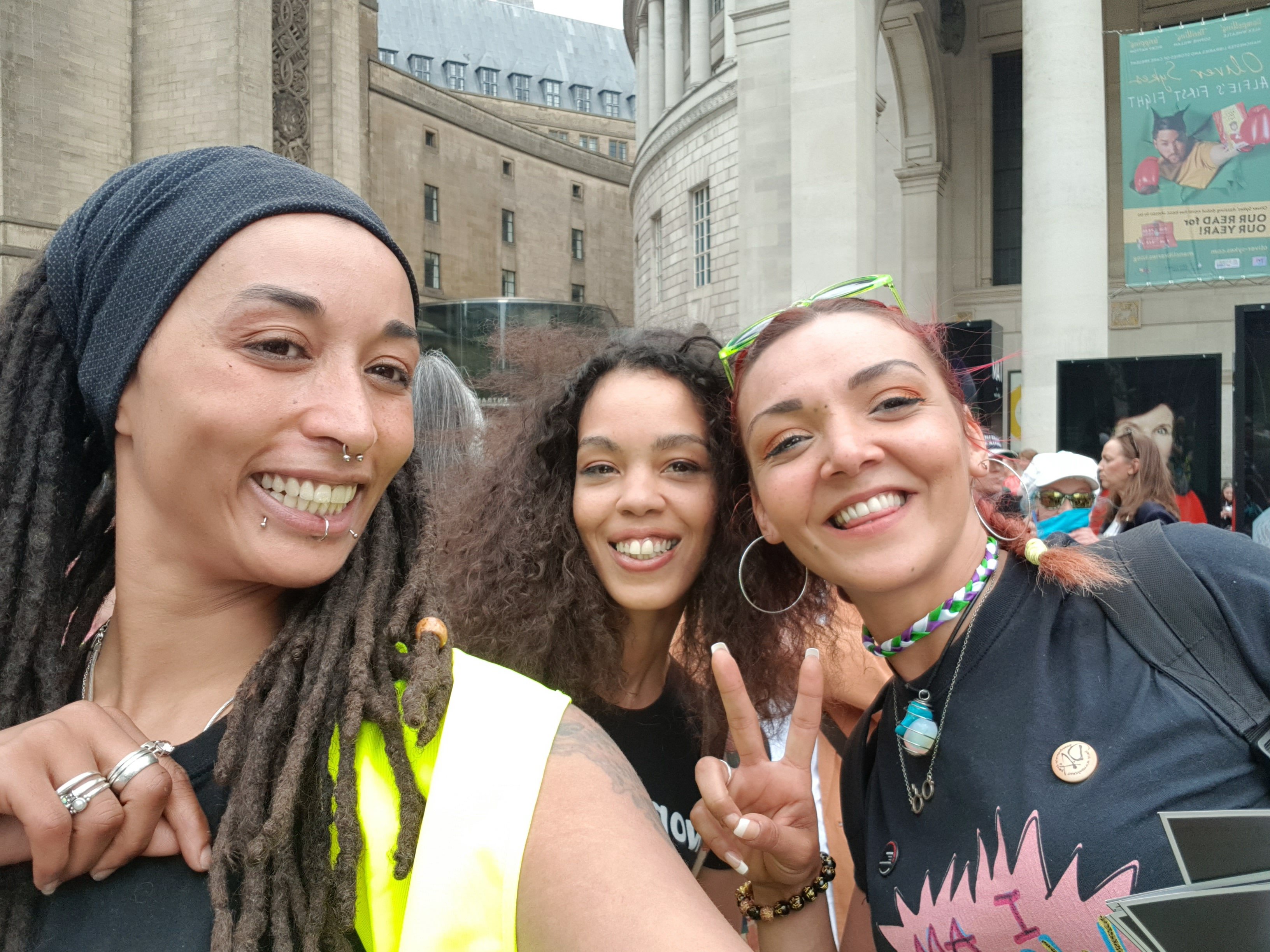 Aja🇯🇲🇬🇧 ⚢💚🤍💜🦖 on Twitter: "Two pics from today's event.. one from  our side one from theirs. •Pic one happy smilly women standing up and  together for our rights •Pic two lone man
